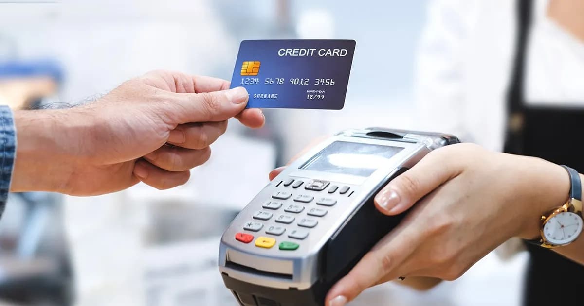 Lạm phát lối sống ở giới trẻ Việt Nam: Vì sao thu nhập tăng mà tiết kiệm không tăng